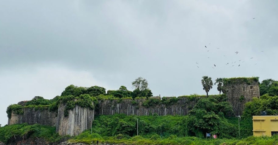 Madh Fort, India